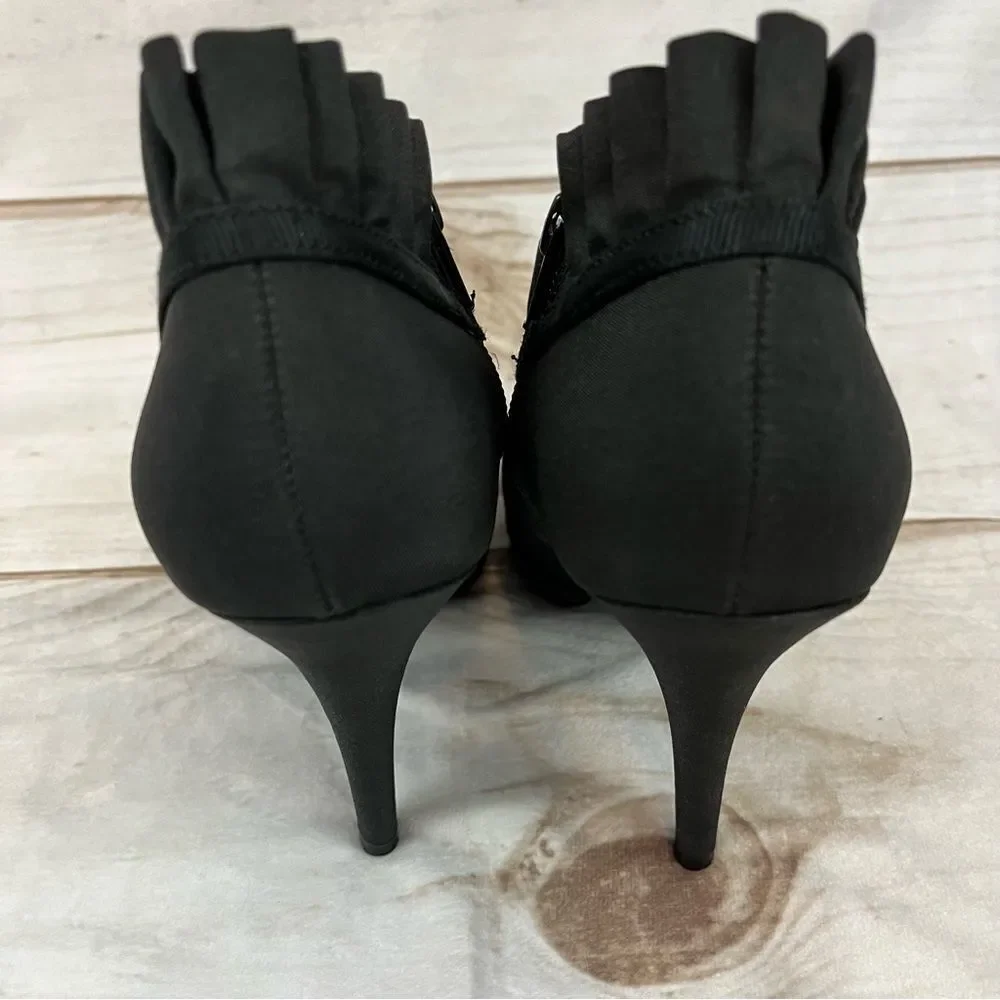 Nina Shoes Black Fabric 4 1/2” Heels Ruffles Zippers Dress Bootie Pumps Size 8M